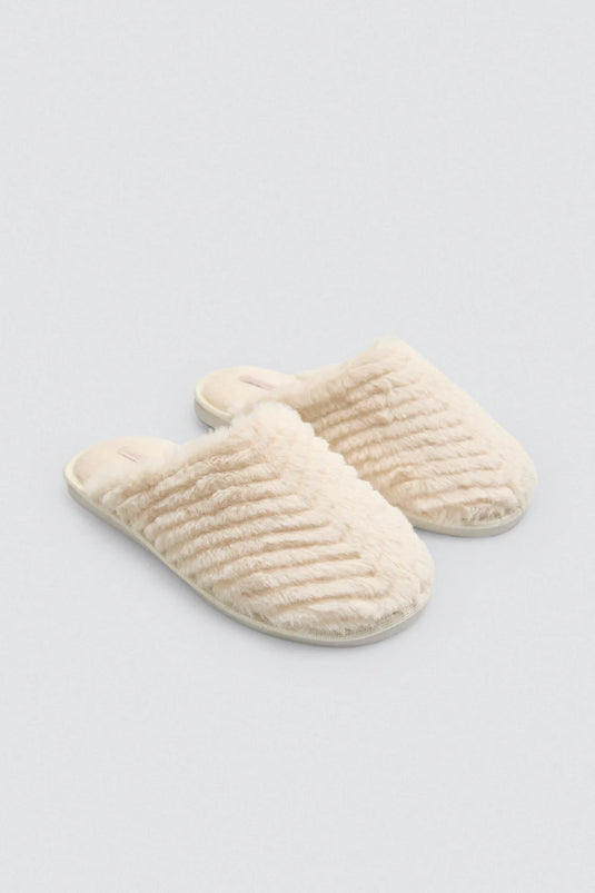 Chinelo Peludo Ysabel Mora