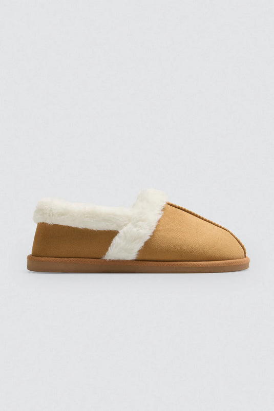 Chinelos Femininos Com Detalhes em Pele de Camelo